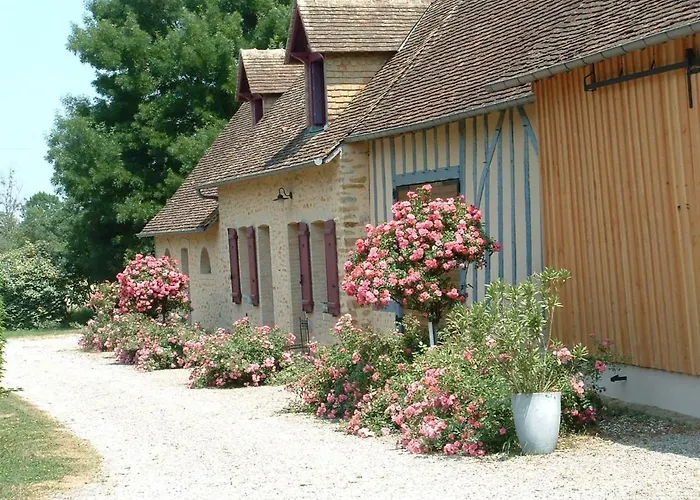 Renove En Campagne, 3 Ch., Terrain 5000m², Proche Randonnees Et Le Mans ! - Fr-1-410-161