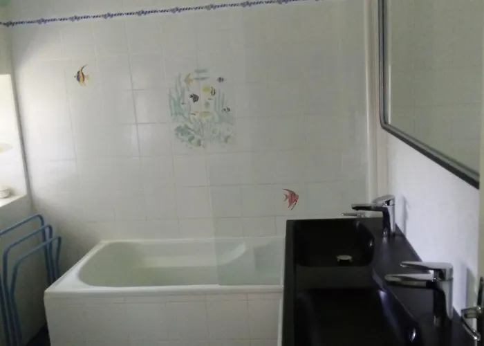 Renove En Campagne, 3 Ch., Terrain 5000m², Proche Randonnees Et Le Mans ! - Fr-1-410-161 *